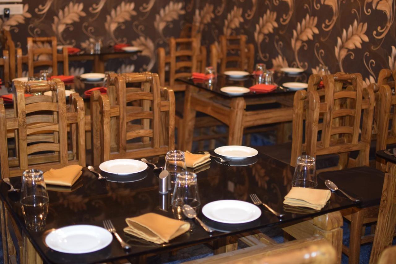 Gauripur Recline Hotel And Restaurant מראה חיצוני תמונה